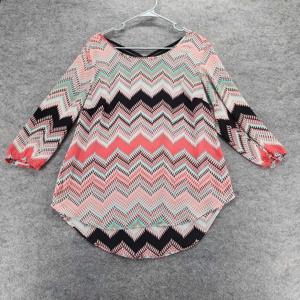 Maurices Shirt Womens Medium 3/4 Sleeve Coral Chevron